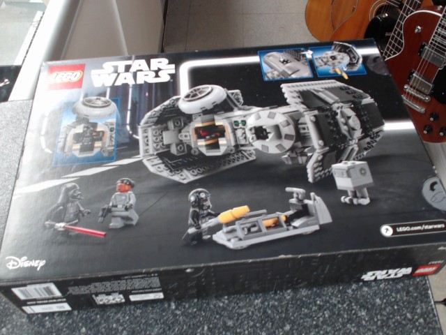 Tie fighter