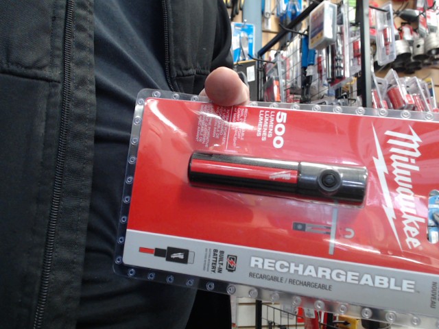 Lumiere milwaukee rechargeable