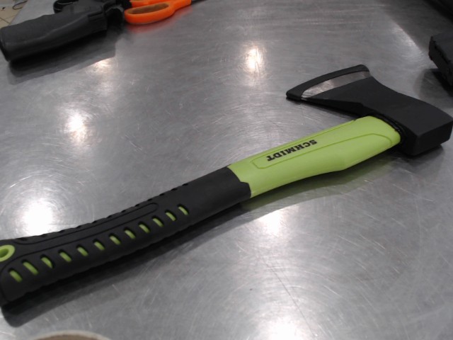 Hache de camping vert fluo