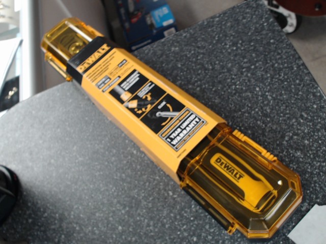 Torq wrench dewalt neuf