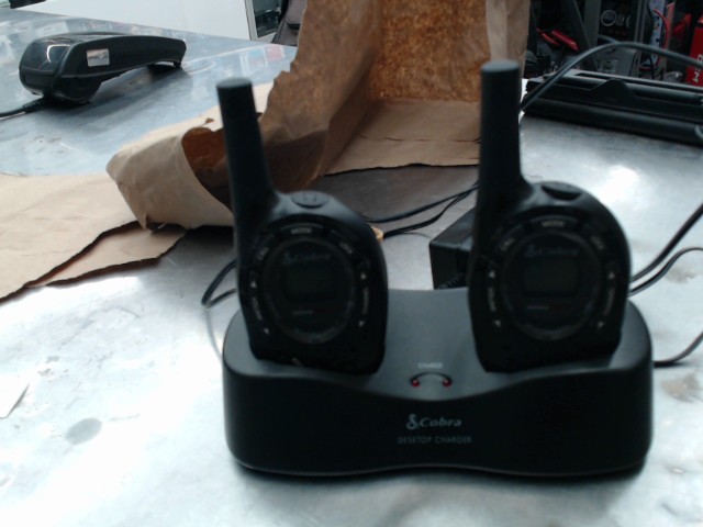 Talkie walkie cobra avec charge
