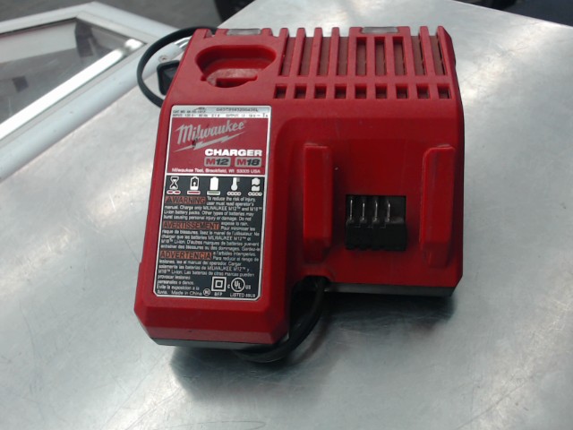 Chargeur de batterie milwaukee