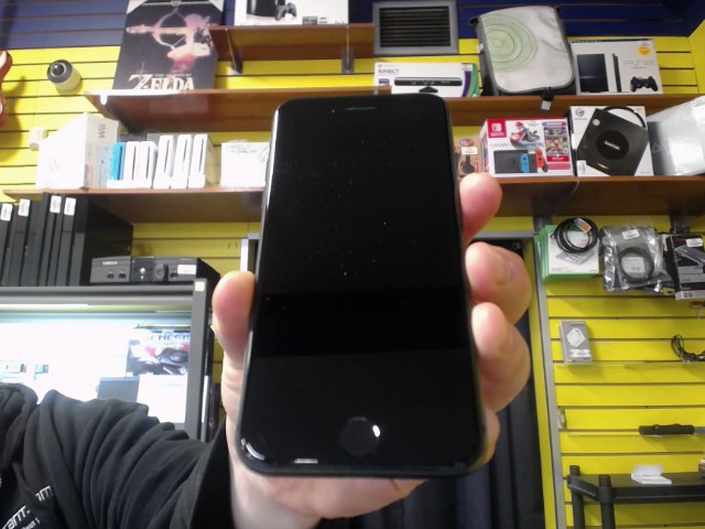 Cellulaire 64go pile 84%