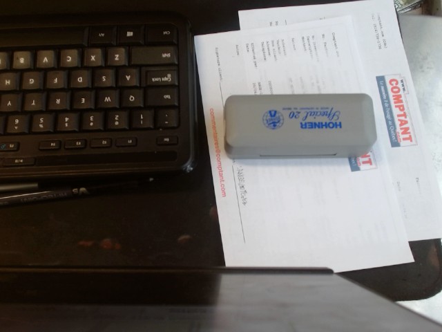Boite grise harmonica