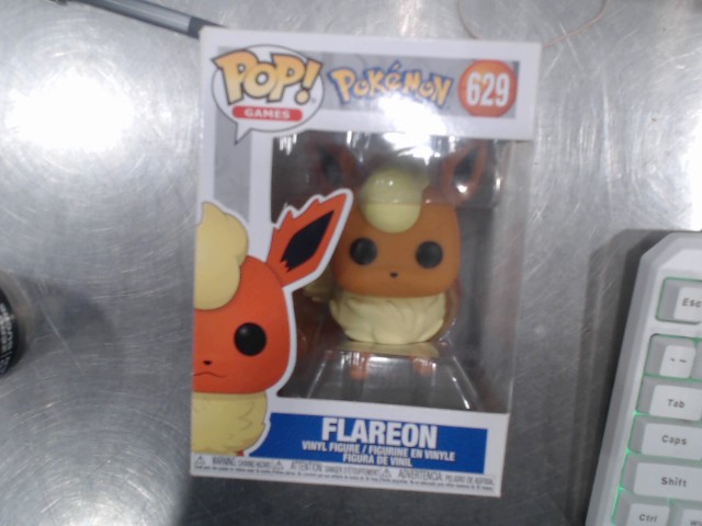 Figurine en vinyle pop! : flareon