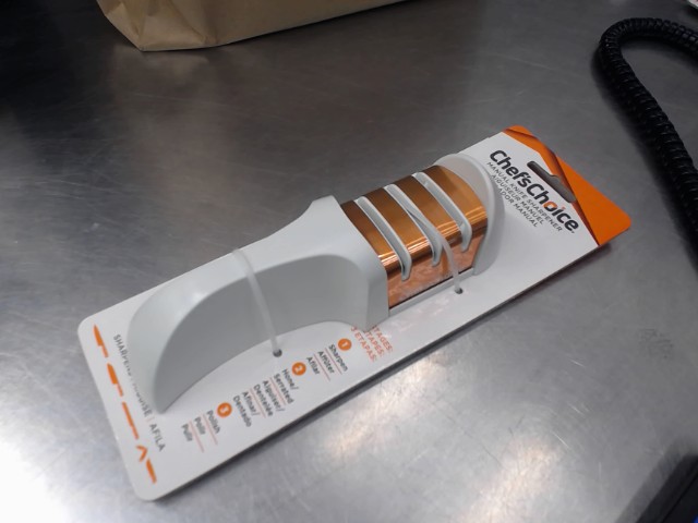 Chef's choice knife sharpener