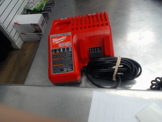 Chargeur a batterie milwaukee m12 m18