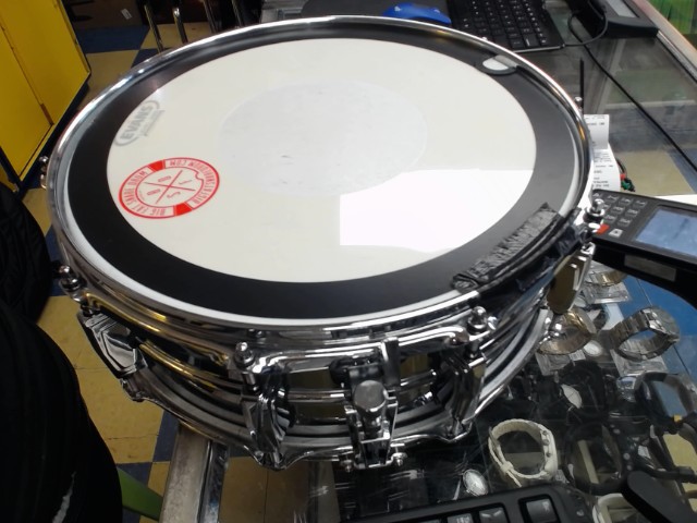 Piccolo snare drum silver en caisse