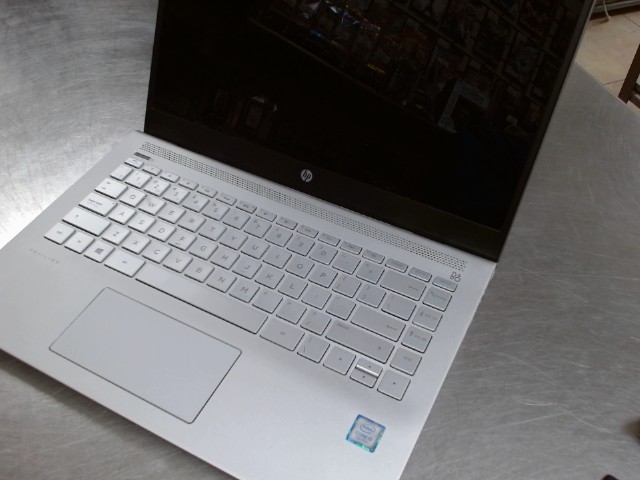 Hp pavillon 14 i5 8 gbram avc chargeur