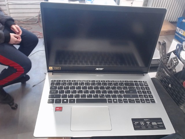 Laptop 512gb + 4gbddr4 pw kazuto12