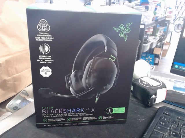 Gaming headphone in box