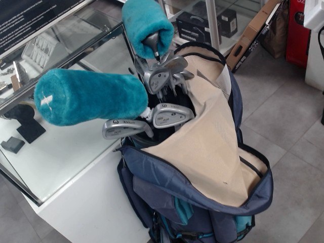 Sac de golf+8 fers+balles