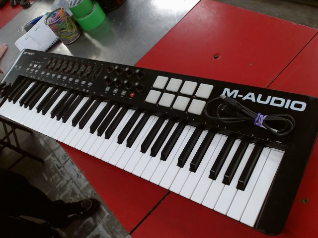 Keyboard 61 piece + fil usb