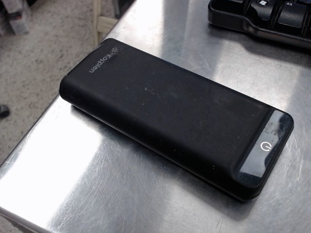 Powerbank noir 15.6k