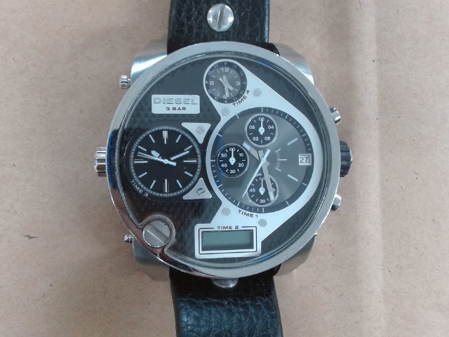 Montre diesel grise et noire brac. cuir