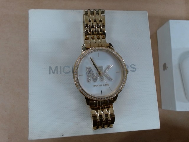 Montre femme droee+mailles en boite