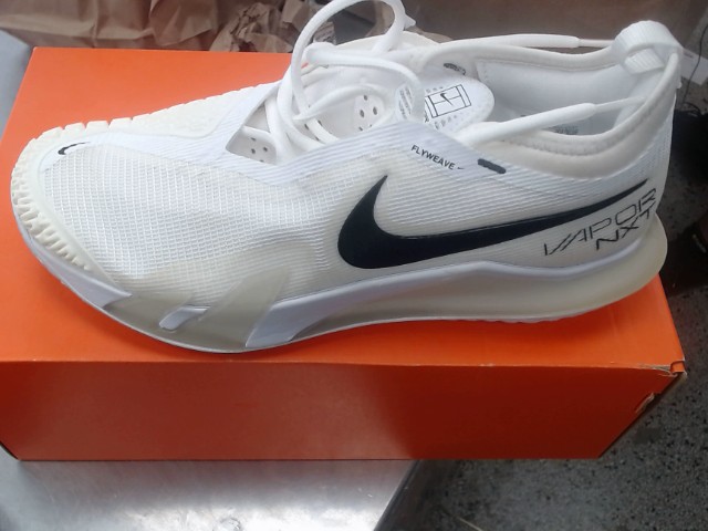 Nike shooes taille 8
