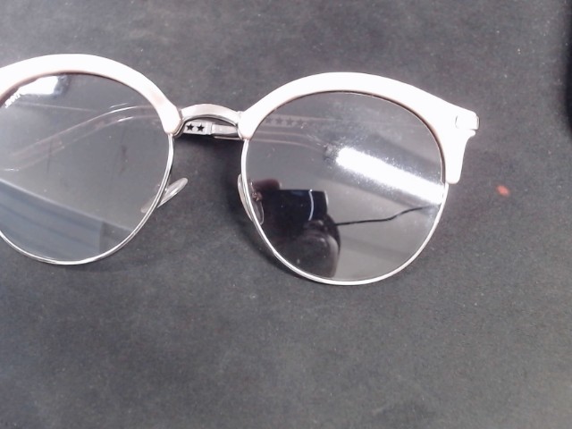 Lunette de luxe