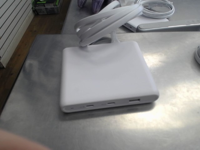 Adapteur chargeur usb-c 2x usb 1x