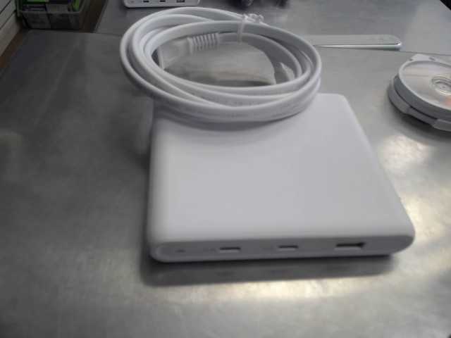 Adapteur chargeur usb-c 2x usb 1x