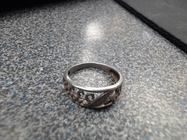 Bague avec motif