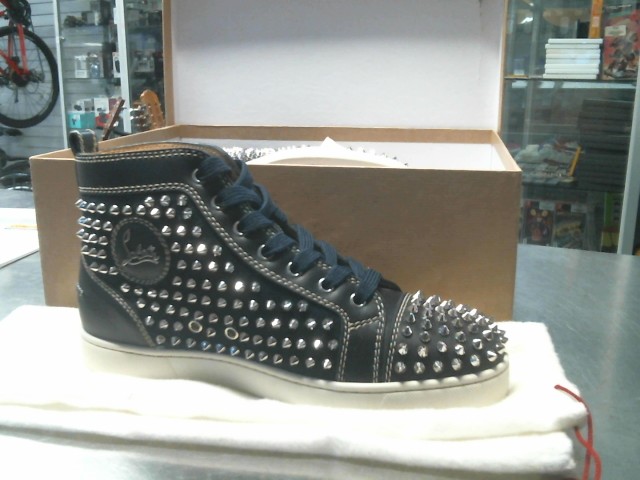 Louboutin louis flat calf spikes t: 42