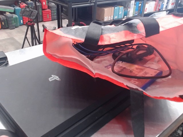 Ps4 pro 1tb+man+fils+fan