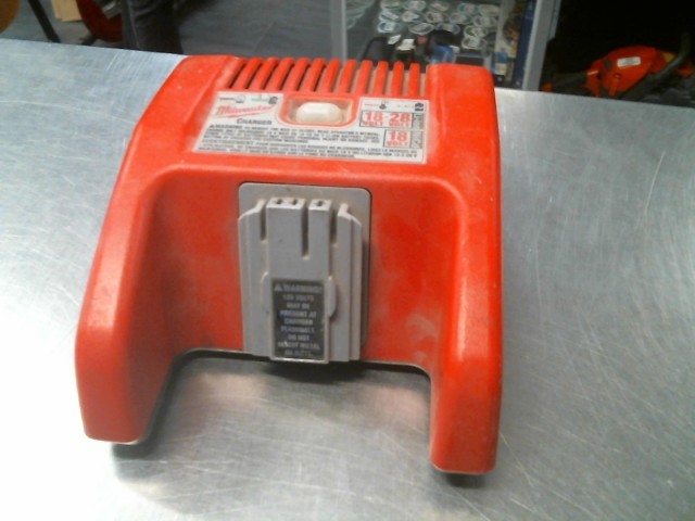 Chargeur a batterie milwaukee 18v-28v