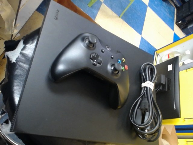 Xbox one 1tb avec manette