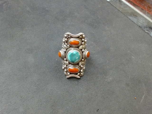Bague en argent et pierre