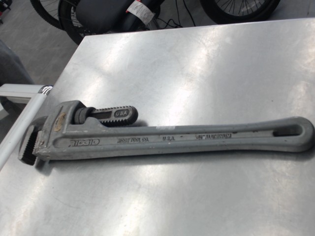 Pipewrench en aluminium 18po