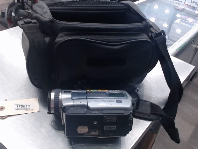 Vielle camera + acc + etui