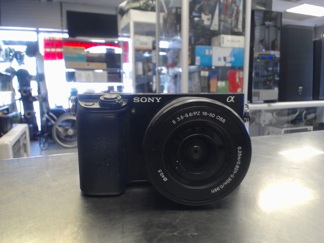 Mirrorless digital camera 24.3mp