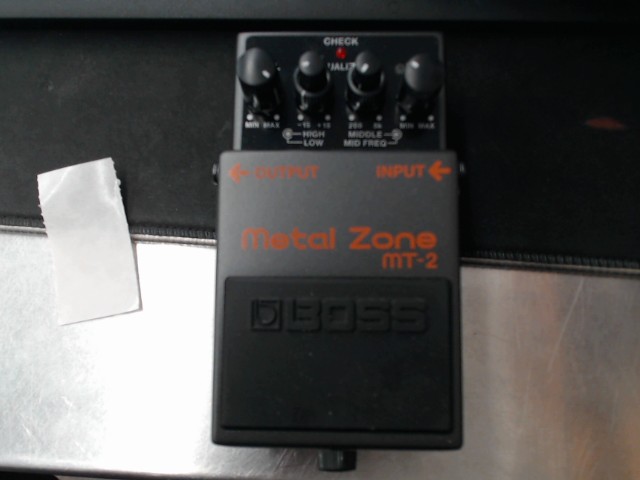 Boss metal zone mt-2 pedale a distortion