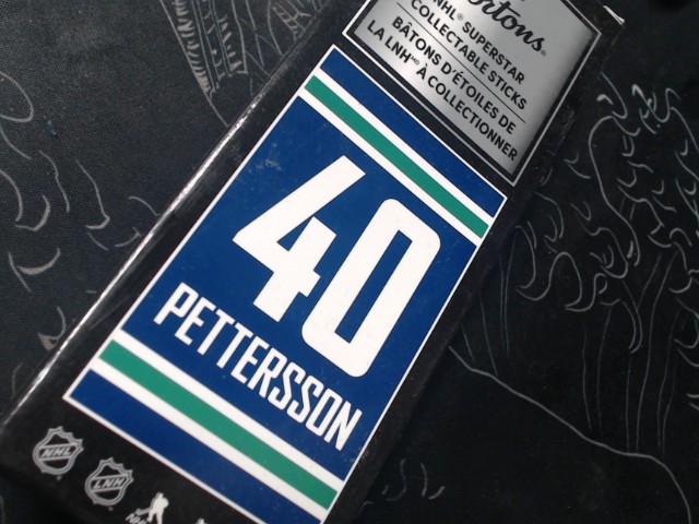 Baton nhl tim horton pettersson 40