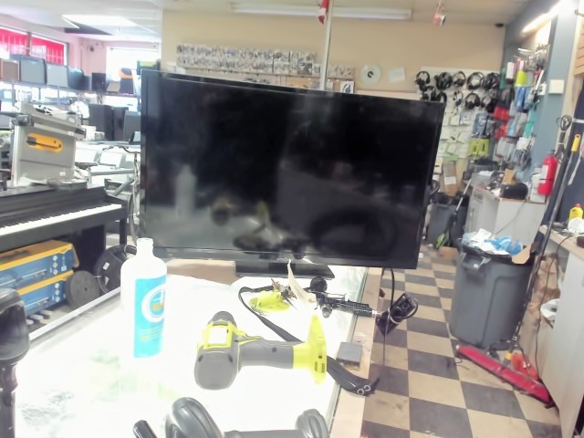 Tv av man   acc106