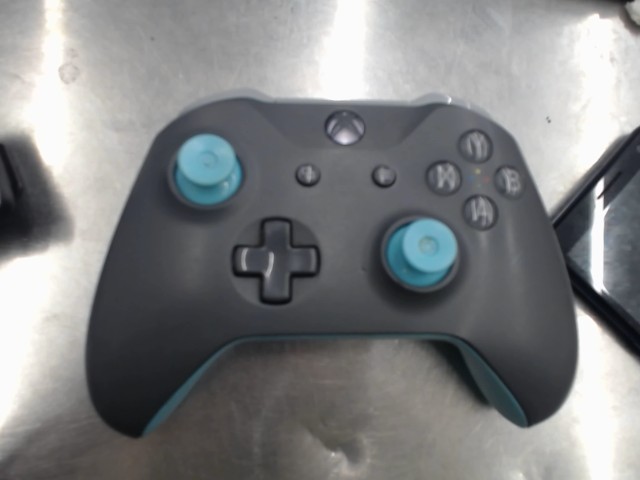 Manette xbox one turquoise et grise