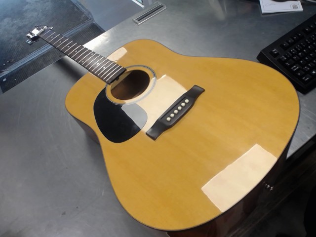 Guitare accoustique tres bonne condition