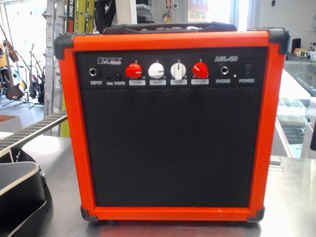 Petit amplificateur rouge