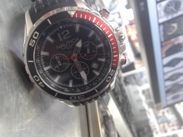 Montre nautica chronograph noir rouge