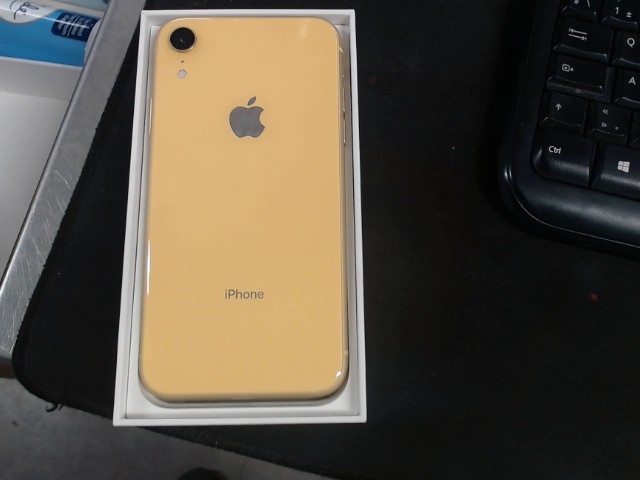 Yellow iphone xr 64gb+box