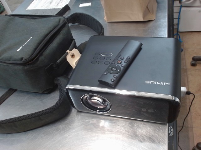 Projecteur + fil + man ds sac h.o.