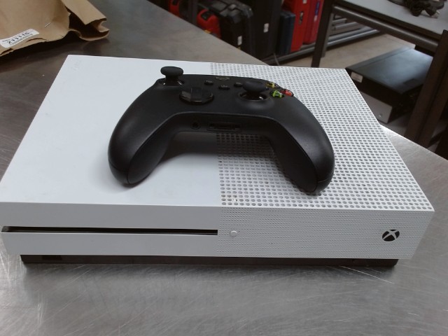 Console  xbox one s + man + fils