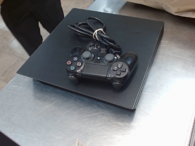 Ps4 pro + man + fil