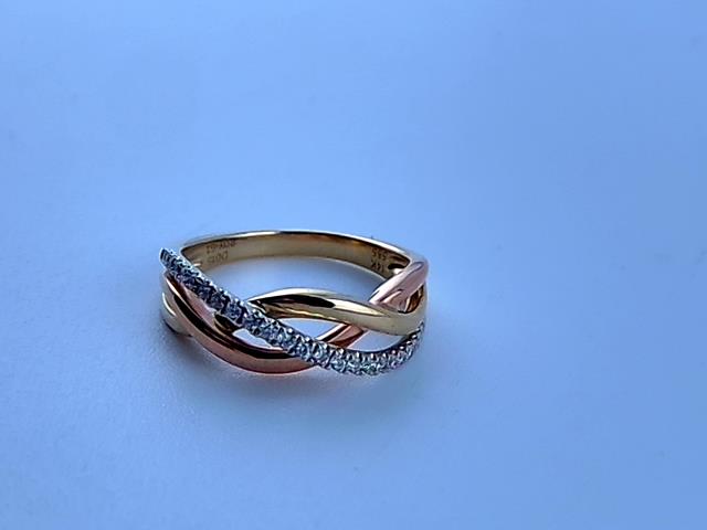 Bague en or 14kt  taille 6
