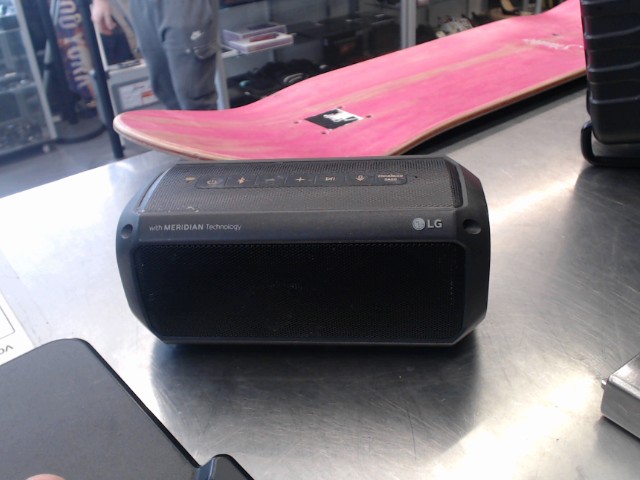 Speaker lg