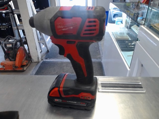 Impact driver milwaukee + batt 2ah
