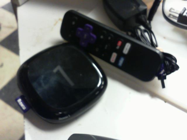 Roku 1 + man acc 4