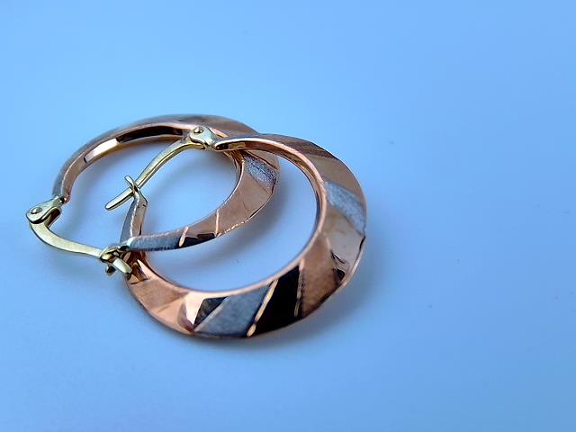 BOUCLES D OREILLES EN OR 10KT