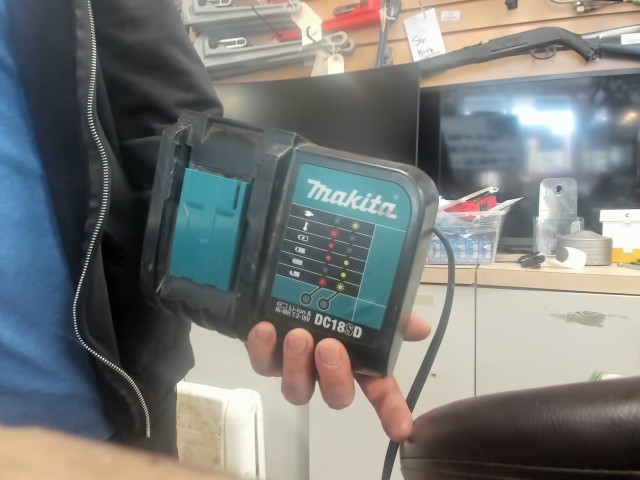 Chargeur 18v